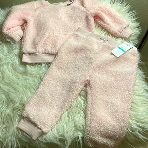 NWT Two piece Calvin Klein Pink set